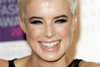 Agyness-deyns-punk-makeup-side